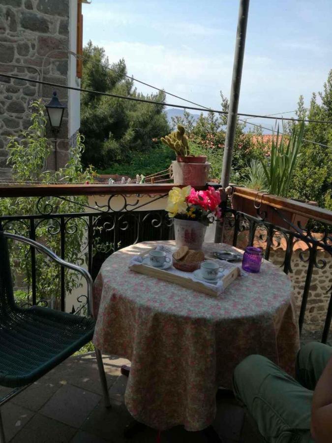 Μαχη Ενοικιαζόμενα Δωμάτια Митимна Экстерьер фото