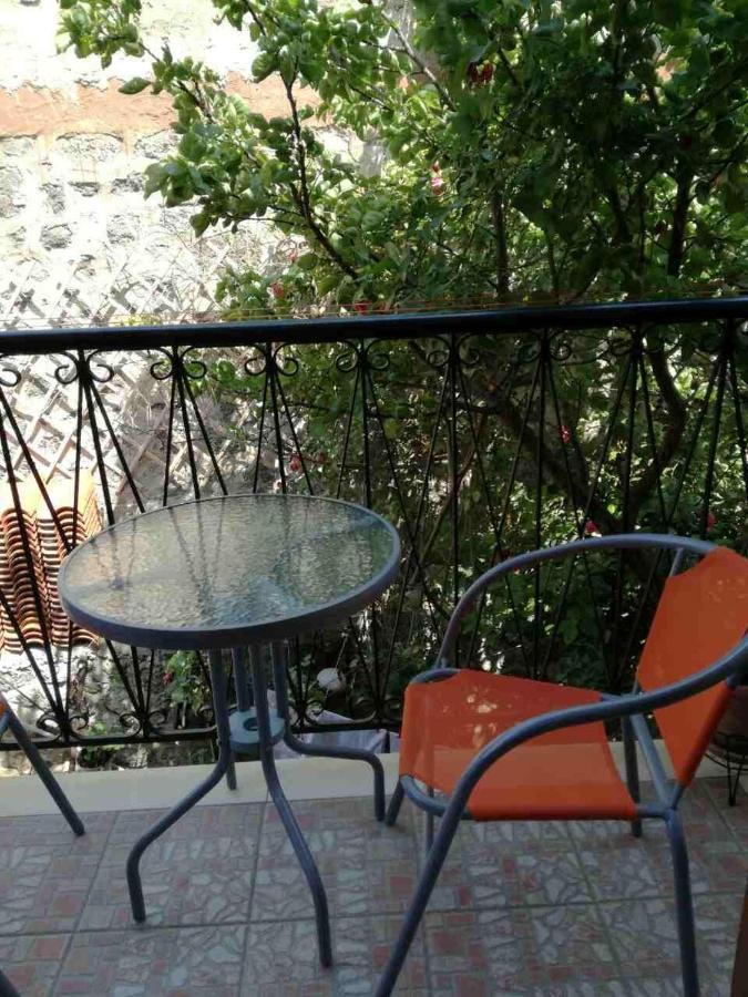 Μαχη Ενοικιαζόμενα Δωμάτια Митимна Экстерьер фото