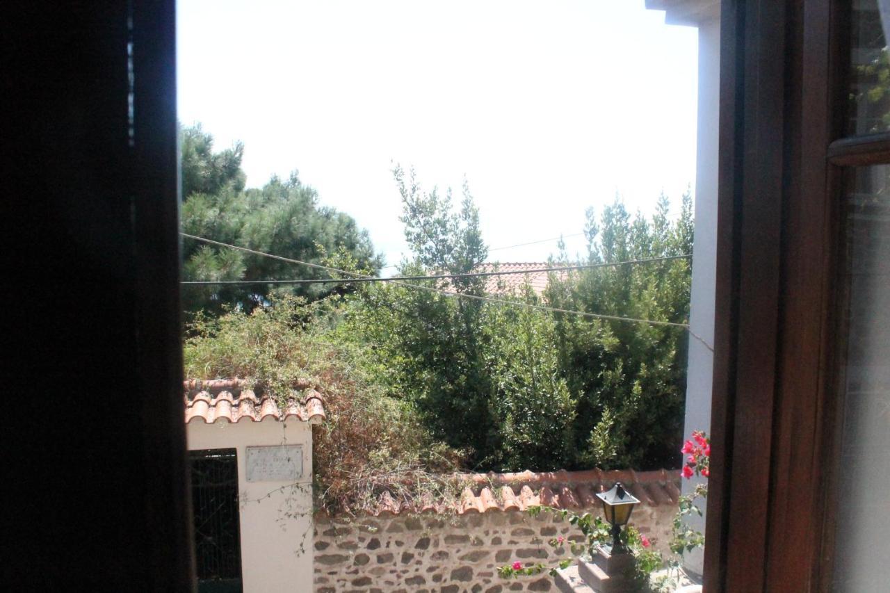 Μαχη Ενοικιαζόμενα Δωμάτια Митимна Экстерьер фото